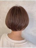 ショートボブ×白髪ぼかしハイライト