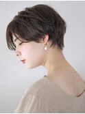 ショートヘア　ひし形シルエット　ショート　アレンジ　小顔