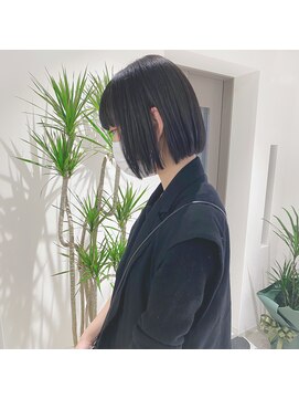 フレームプラス 御堂筋難波店(FRAME +) 切りっぱなし黒髪ボブ