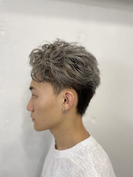 ヤマシタ(YAMASHITA) ダブルカラー×癖毛活かしスタイル