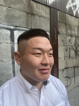 ありとみ サイドパートスタイル【フェード/スキンフェード/メンズ】