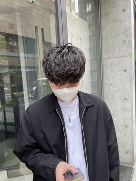 アウラ(AURA) シャドウパーマニュアンスパーマカルマパーマ