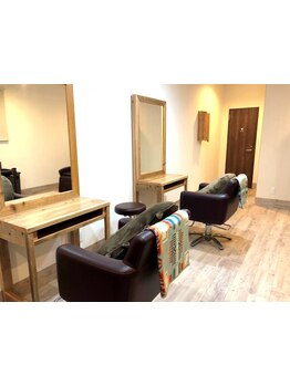 大型店が苦手な方にもオススメ！少人数の落ち着いた雰囲気の[Calm]で、ゆったり寛げるサロンタイムを＊