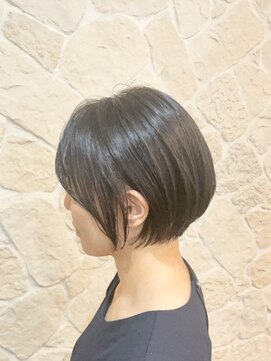 アムネシア たまプラーザ(AMNESIA) 耳かけボブ/秋色/透明感カラー