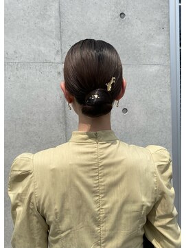ビューズ(VIEWS) シニヨンアレンジ/結婚式ヘアアレンジ/お団子ヘア(表参道駅)