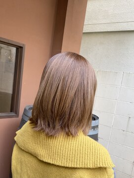 ココカラヘアー ニコ(cococara hair nico) ミディアム/外ハネ/明るめベージュ