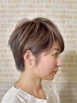 ポノ(Pono) 大人ショート耳掛けショートレイヤーハンサムショート