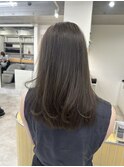 オリーブベージュ　オリーブアッシュ　透明感
