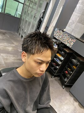 フランクスバーバーリベラルド 横浜(FRANK'S BARBER LIBERALD) テーパーフェード/スパイキーU