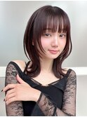 ホワイトグレージュ後れ毛が可愛い顔周りレイヤーミニウルフ