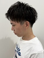 ヒュイル バイ ニアウ(Hwyl by Niau) メンズアップバングショートニュアンスパーマ刈り上げ