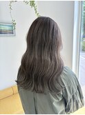 アッシュグレージュ・セミロングヘア