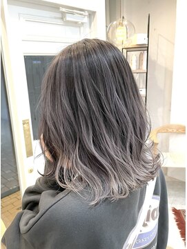 ワク 岡崎店(waku) バレイヤージュ/ホワイト