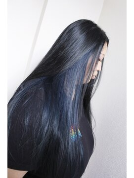 ビアージュ(Viage) :ロングヘア　:インナーカラー　:ネイビーカラー　:青紫