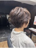 ショートヘアー　白髪ぼかし　脱白髪染め　ハイライト