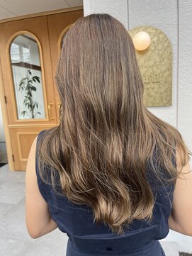 ヒュー(Huu) beige color