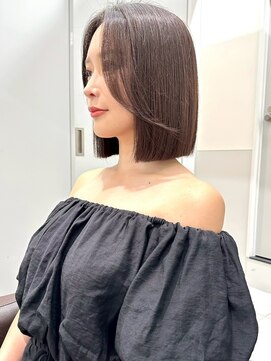 ヴィヴィー 福岡天神店(VIVIE) 上品で小顔見えのストレートボブ