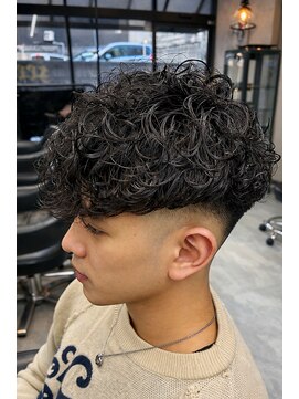 シーク 千葉中央駅(SEEK) MEN’S HAIR/サーフカール/刈り上げセンターパート/千葉駅