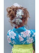 ヘアメイクサロン シャルメ(Hair Make Salon CHARMER) 和装にドライフラワーを合わせたおしゃれなお団子ヘア