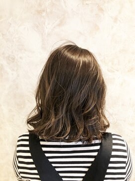 ダブルバイグリッター(W by GRITTERs) ＊抜け感外ハネスタイル＊