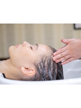 資格を取得!［整頭術スパ]を導入◇育毛促進・エイジングケア効果も◎心も髪も癒されるひと時を過ごせます♪