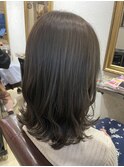 オリーブグレージュ