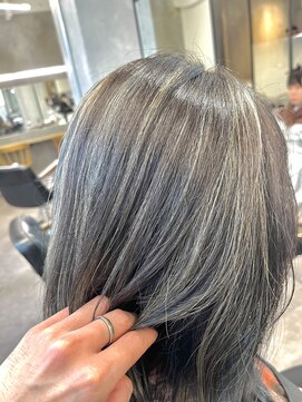 アマレット(Amaretto) 外国人風ハイライトカラー