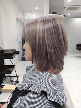ハイストリートヘア(High street Hair) ハイライトで作る「４０代の白髪ぼかしカラー」