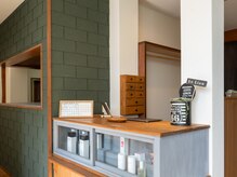 木を基調とした空間で落ち着きのある雰囲気です。