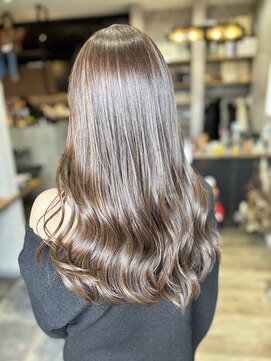 ウェリラバイハク(WeLila by haku) オリーブベージュ×髪質改善トリートメント