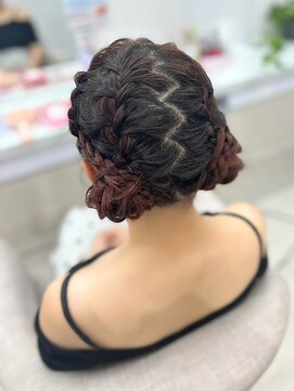 エレラビューティー(ELERA beauty) 編み込み/お団子/まとめ髪/ヘアアレンジ