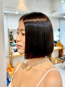 イチエ(ICHIE) 上品な艶感で好印象を叶える切りっぱなしボブ