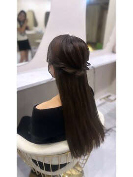 ミリー(Milly) キレイめハーフアップ！