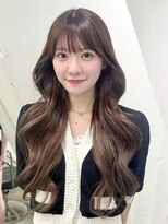 アルバム 新宿(ALBUM SHINJUKU)&nbsp;ロング暗めカラーグレージュ韓国ヘア顔周りレイヤー_F1112