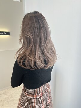 リノ(RLINO) 【名古屋/栄】レイヤーカット/ブリーチ/ミルクティーベージュ