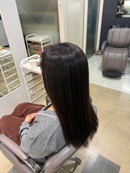 ハイライトや明るめのお色で白髪を目立ちにくくカバー☆髪に優しい薬剤で理想のカラーを叶えてくれる♪