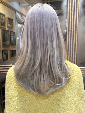 レリー バイ アルティナ 川越店(Lelie by artina) シャンパンベージュ/ミルクティーブラウン/ハッシュカット