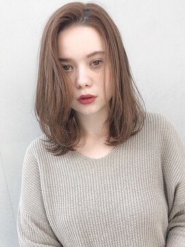 ルティア 池袋(Lutia) センターパートで大人ビューティー