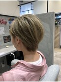 柔らかショート×ベージュカラー
