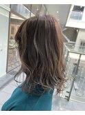 ナチュラルハイライトカラー×ラフウェーブ