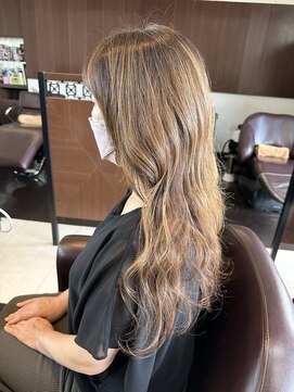 ムース 福島市店(Mousse-88-) 白髪ぼかしハイライト ゆる巻ロングレイヤー