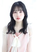 ミディアムヘア×グレージュ×くびれヘア×20代×30代