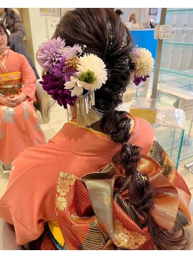 モードケイズエミュー(MODE K's eau) 絢爛フラワーツイスト【摂津本山/成人式】