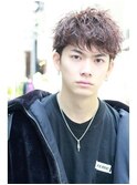 無造作スパイラルショートマッシュツーブロック刈り上げ