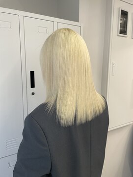 ペレ 渋谷(PELE) イメチェン/ホワイトブロンド/外ハネボブ/ワイドバング/渋谷