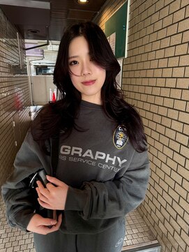 シイ(SIE) レイヤーカット　ナチュラルカラー