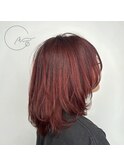 ミディアムレイヤーカット+レッドカラー