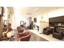 ヘアーズファクトリー パコ(Hair's factory Paco)の雰囲気(居心地の良い店内で楽しいサロンタイムを♪)