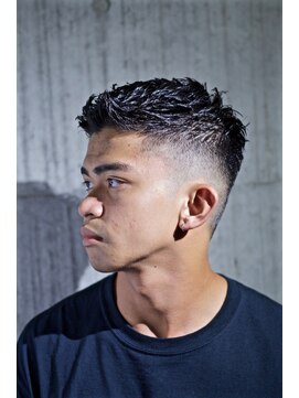 モイ(moy) フェードカット バーバースタイル スキンフェード〔浅草/上野〕