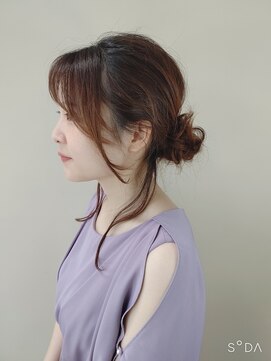 ウィット アンド ラファム Wit &La Famme ルーズなシニヨンアップは色気が漂う